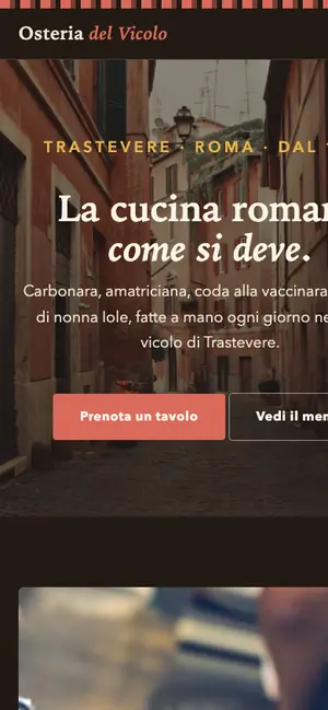 Lo stesso sito visto da smartphone, con menù compatto e pulsante di prenotazione ben visibile.